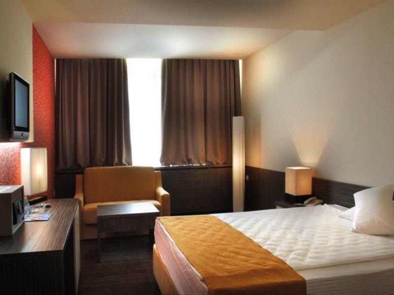 Hollywood Hotel Ilidža Quarto foto